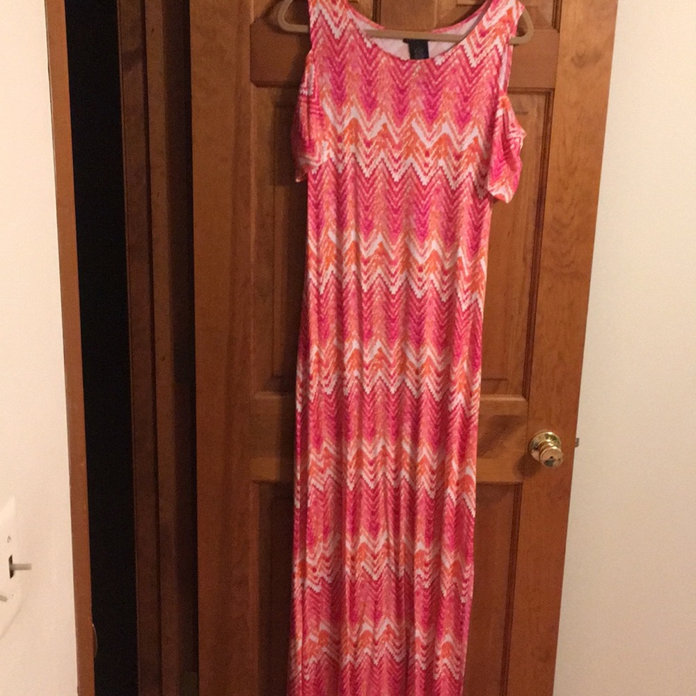 Chevron print Maxi dress with one side slit